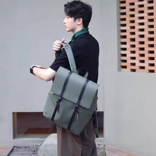 GL双肩包高级感学生书包百搭户外通勤防水大容量包LUGA旅行背包