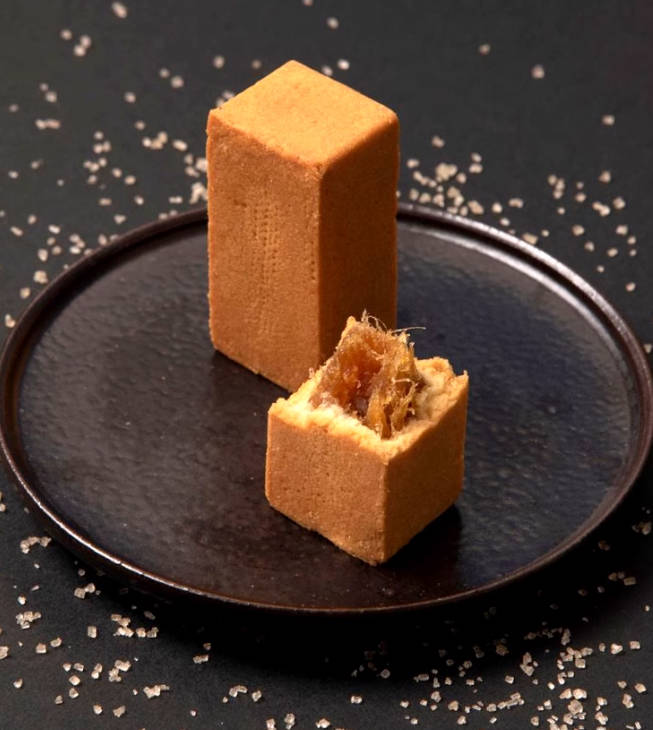 台湾省特产糕点微热山丘手工土凤梨酥10入高端档精致茶点伴手礼盒